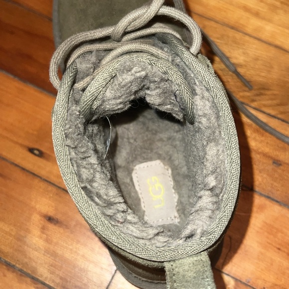 Uggs - Picture 4 of 6